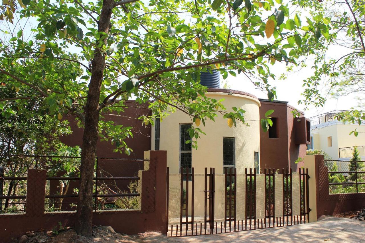 Karjat Villa Bagian luar foto