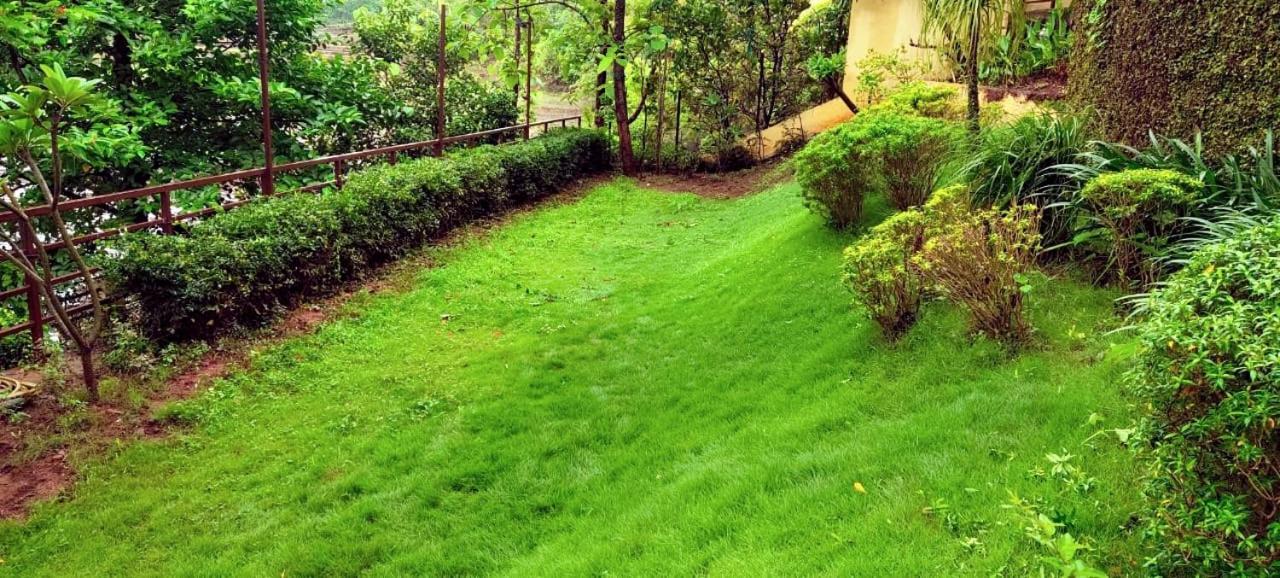 Karjat Villa Bagian luar foto
