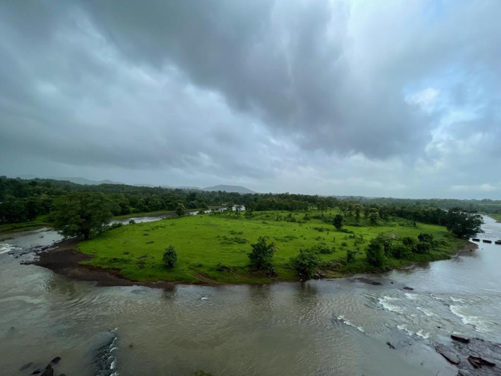 Karjat Villa Bagian luar foto