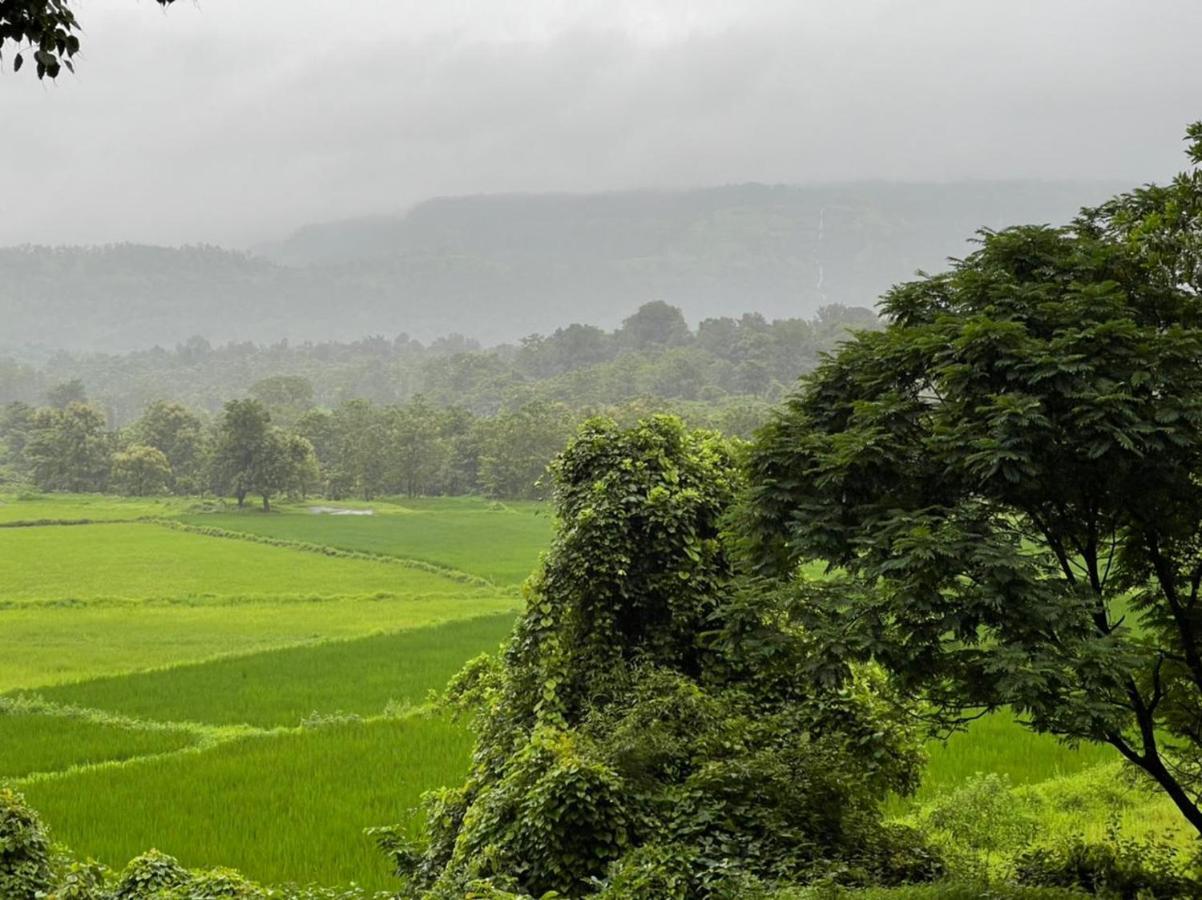 Karjat Villa Bagian luar foto