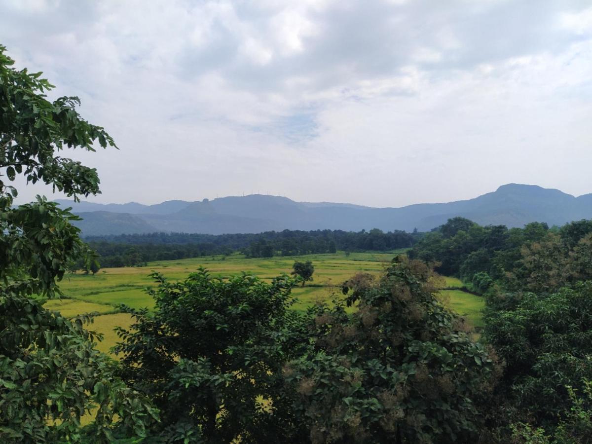 Karjat Villa Bagian luar foto