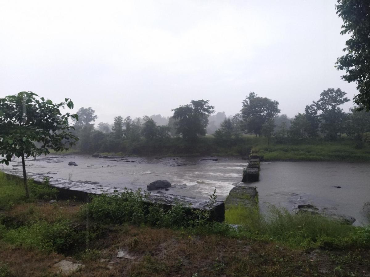 Karjat Villa Bagian luar foto