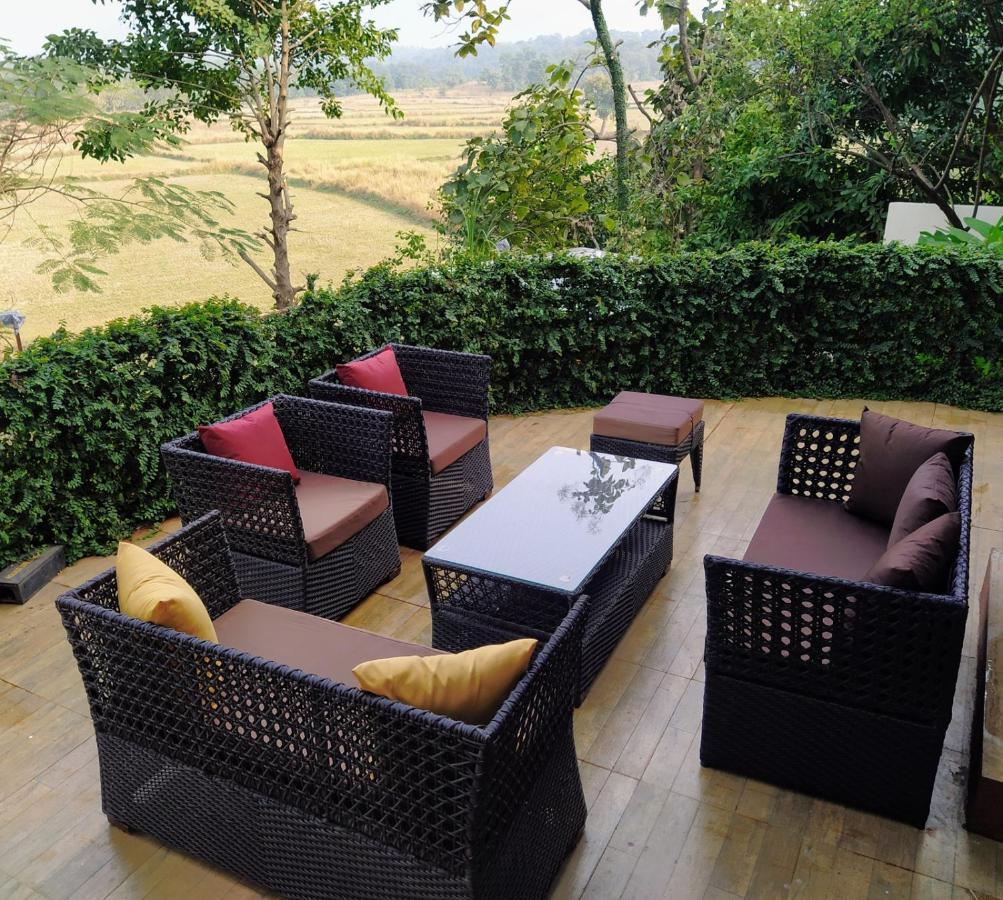 Karjat Villa Bagian luar foto