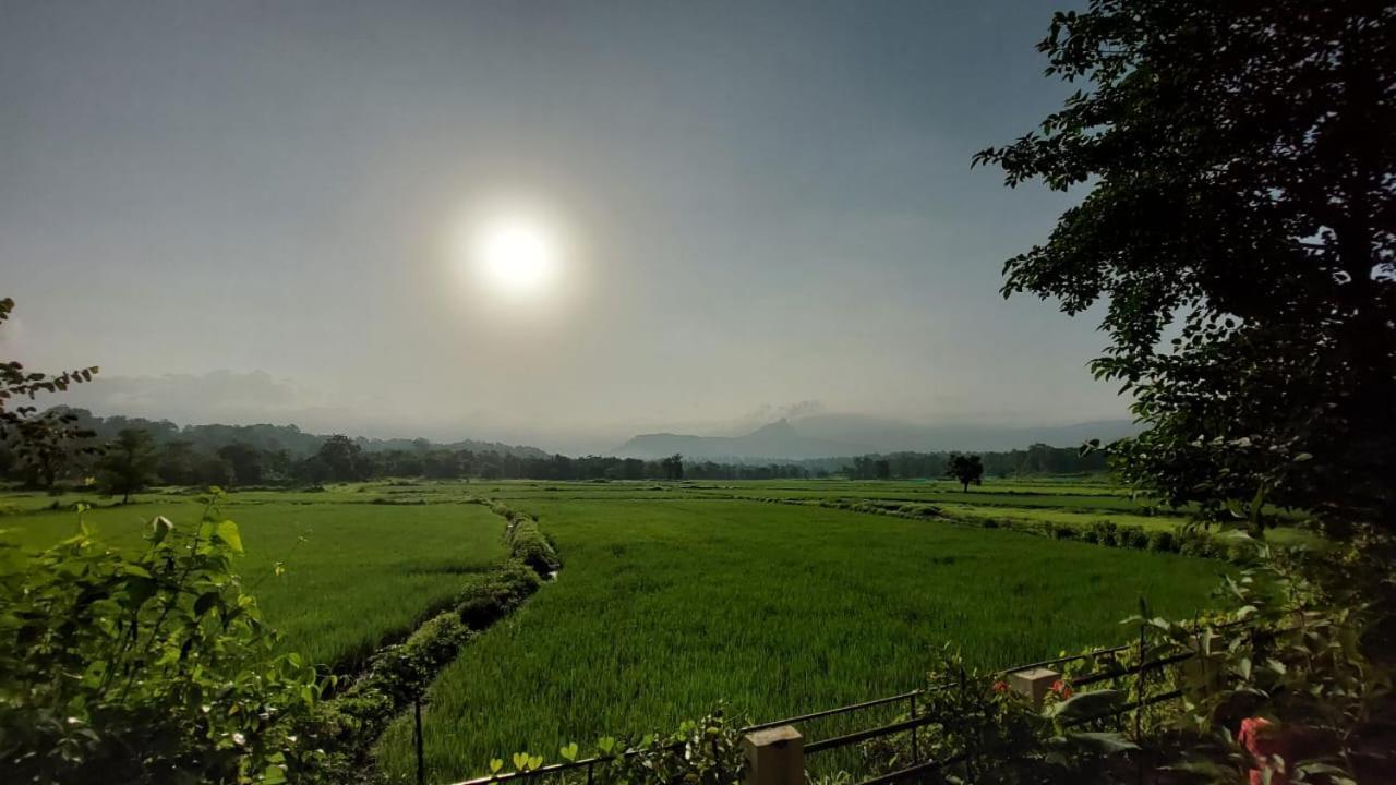 Karjat Villa Bagian luar foto