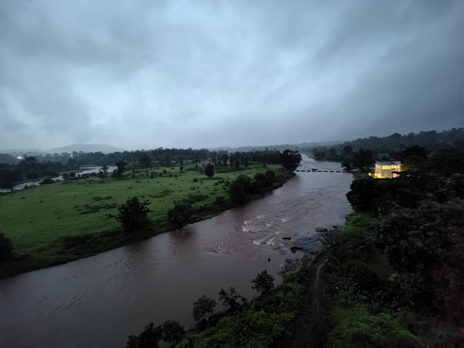 Karjat Villa Bagian luar foto